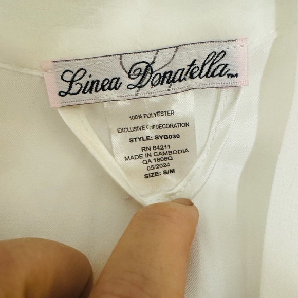 Linea Donatella White Satin Robe with Cream Floral Embroidery - Picture 5 of 6